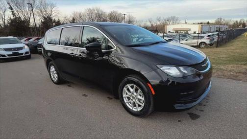 2024 Chrysler Voyager LX