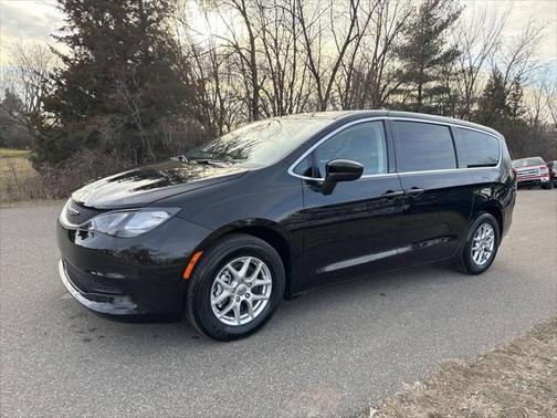 2024 Chrysler Voyager LX