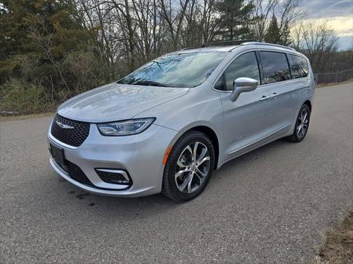 2022 Chrysler Pacifica L