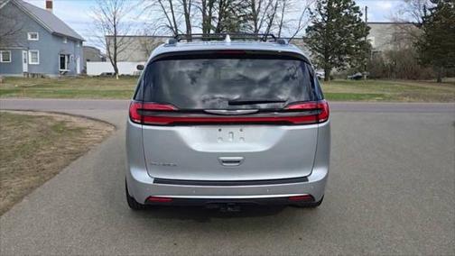 2022 Chrysler Pacifica L