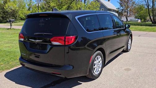 Brilliant Black Crystal Pearlcoat 2024 Chrysler Voyager LX