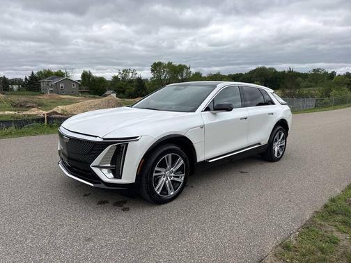 Crystal White Tricoat 2024 Cadillac LYRIQ Tech