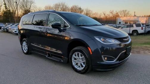 2020 Chrysler Pacifica Touring L