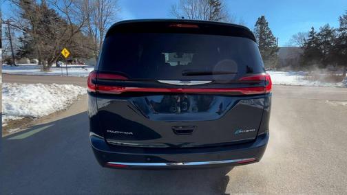 2025 Chrysler Pacifica Hybrid Select