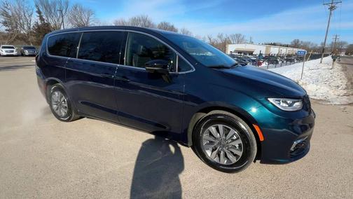 2025 Chrysler Pacifica Hybrid Select