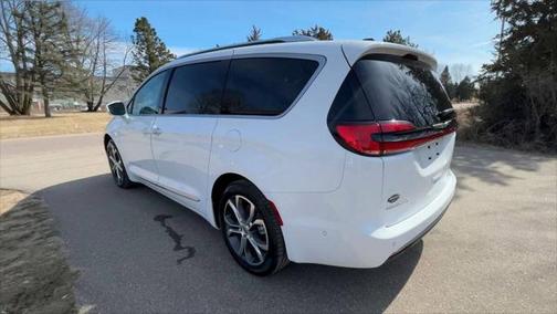 2024 Chrysler Pacifica L