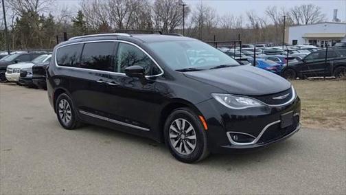 2020 Chrysler Pacifica Touring-L Plus