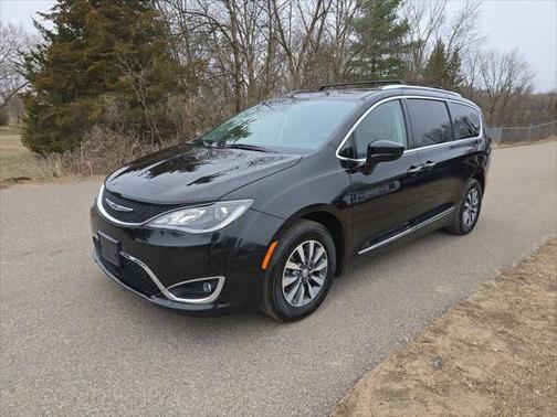 2020 Chrysler Pacifica Touring-L Plus
