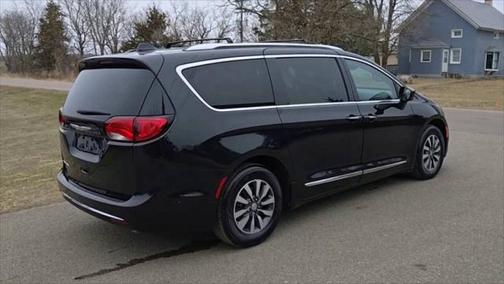 2020 Chrysler Pacifica Touring-L Plus