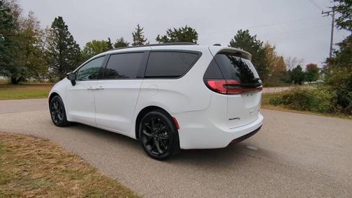2025 Chrysler Pacifica Limited