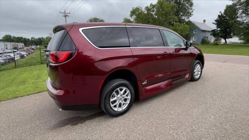 2023 Chrysler Voyager LX
