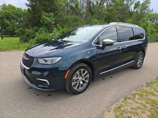 2022 Chrysler Pacifica L