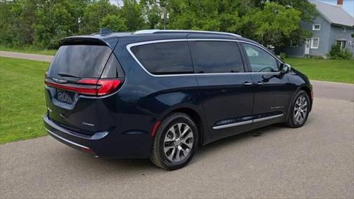 2022 Chrysler Pacifica L