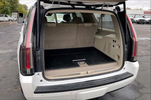 2019 Cadillac Escalade ESV Premium Luxury