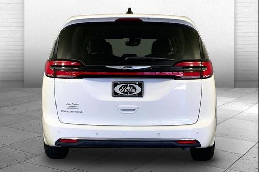 Bright White Clearcoat 2024 Chrysler Pacifica Touring L