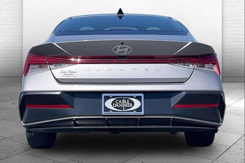 Fluid Metal 2025 Hyundai ELANTRA SEL