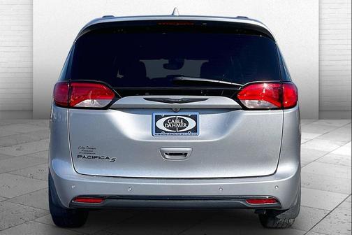 2018 Chrysler Pacifica Touring-L