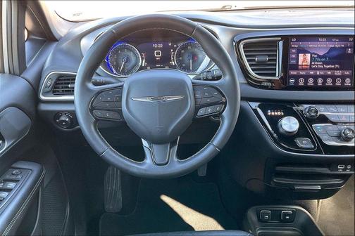 2018 Chrysler Pacifica Touring-L