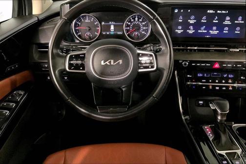 2022 Kia Carnival SX