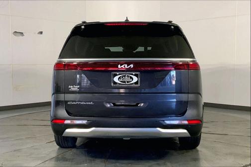 2022 Kia Carnival SX