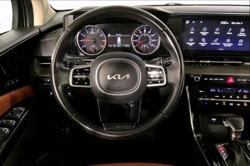 2022 Kia Carnival SX