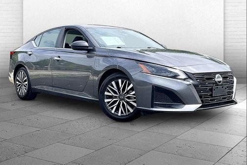 Gun Metallic 2025 Nissan Altima SV FWD