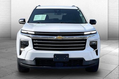 Summit White 2024 Chevrolet Traverse LT