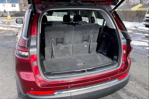 2022 Jeep Grand Cherokee L Laredo