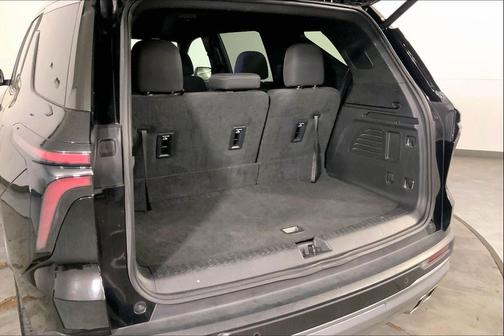 Mosaic Black Metallic 2024 Chevrolet Traverse LT