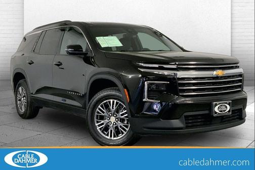 Mosaic Black Metallic 2024 Chevrolet Traverse LT
