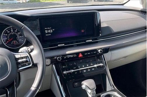 2024 Kia Carnival EX
