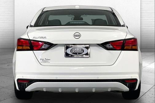 Glacier White 2025 Nissan Altima SV FWD