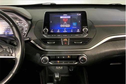 2022 Nissan Altima SR FWD