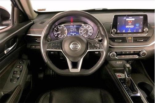 2022 Nissan Altima SR FWD