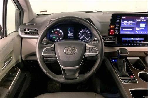 2022 Toyota Sienna XLE 7 Passenger