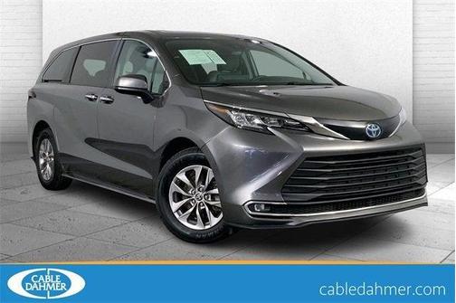 2022 Toyota Sienna XLE 7 Passenger