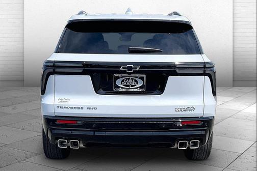 Polar White Tricoat 2026 Chevrolet Traverse High Country