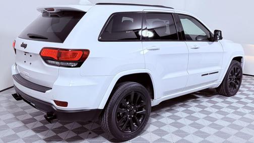 Bright White Clearcoat 2019 Jeep Grand Cherokee Altitude