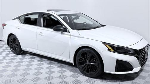 2023 Nissan Altima SR FWD