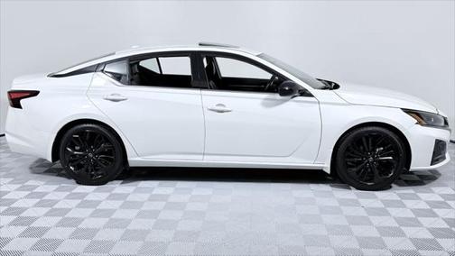 2023 Nissan Altima SR FWD