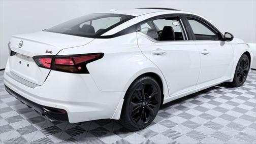 2023 Nissan Altima SR FWD