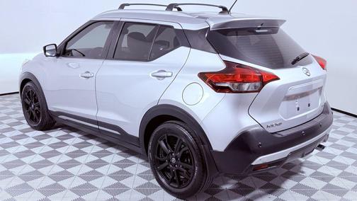 Brilliant Silver Metallic 2020 Nissan Kicks SR