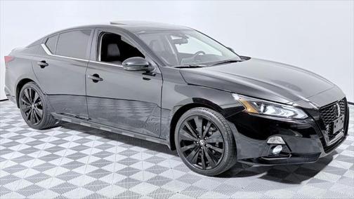 2022 Nissan Altima SR FWD
