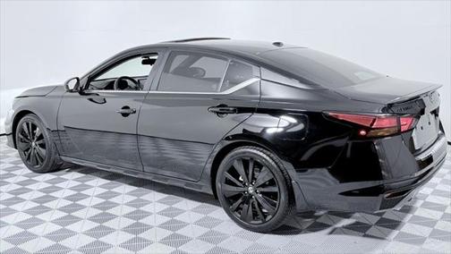 2022 Nissan Altima SR FWD