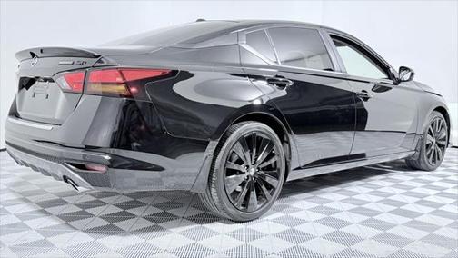 2022 Nissan Altima SR FWD