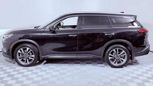 Mineral Black 2023 INFINITI QX60 Luxe