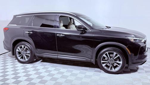 Mineral Black 2023 INFINITI QX60 Luxe