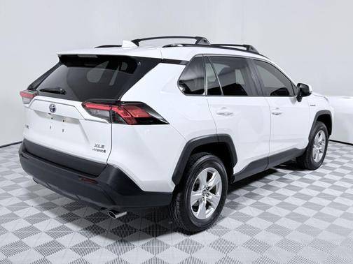 2021 Toyota RAV4 Hybrid XLE