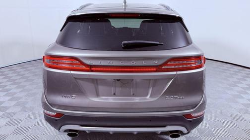 Luxe Silver Metallic 2017 Lincoln MKC Reserve