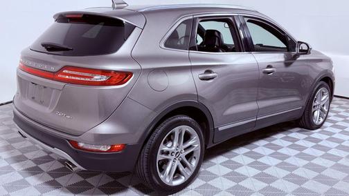 Luxe Silver Metallic 2017 Lincoln MKC Reserve